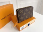 LV  Wallet - Image 2