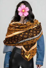 VVV Scarf - Image 2