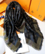 LV  Scarf