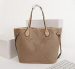 LVV  Handbag - Image 2