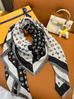 LV   Scarf