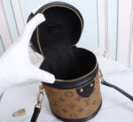 LVV  Crossbody - Image 2