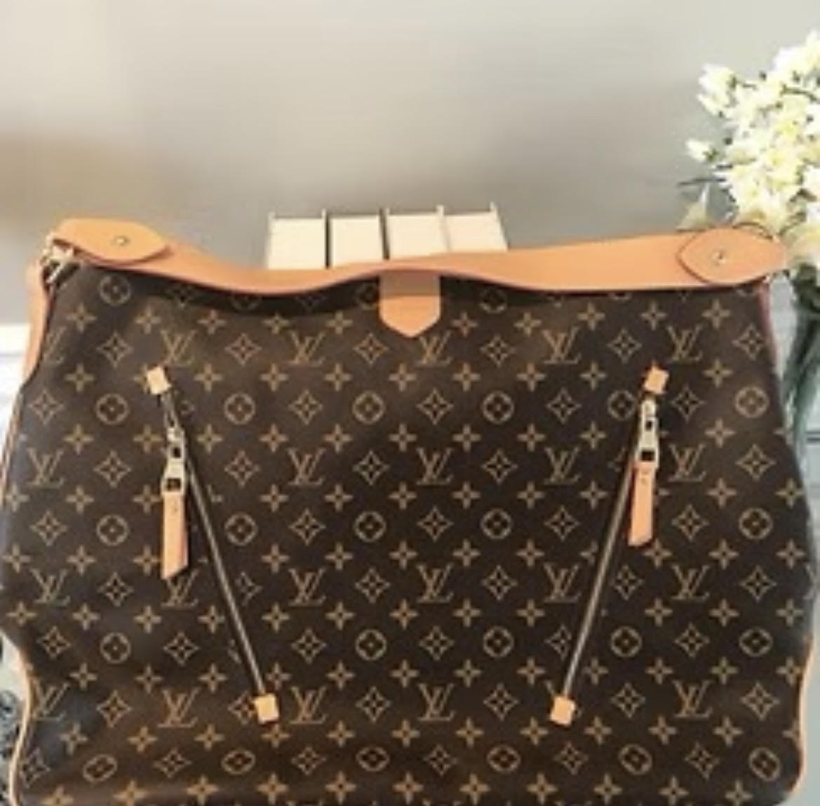 Screenshot LVV Handbag - Image 1